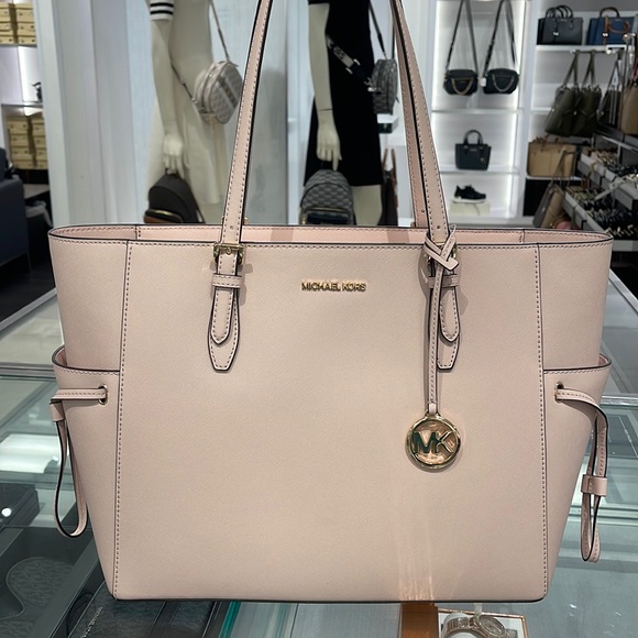 Michael Kors Gilly Large Drawstring Travel Leather Top Zip Tote 
 Powder Blash - Picture 1 of 16